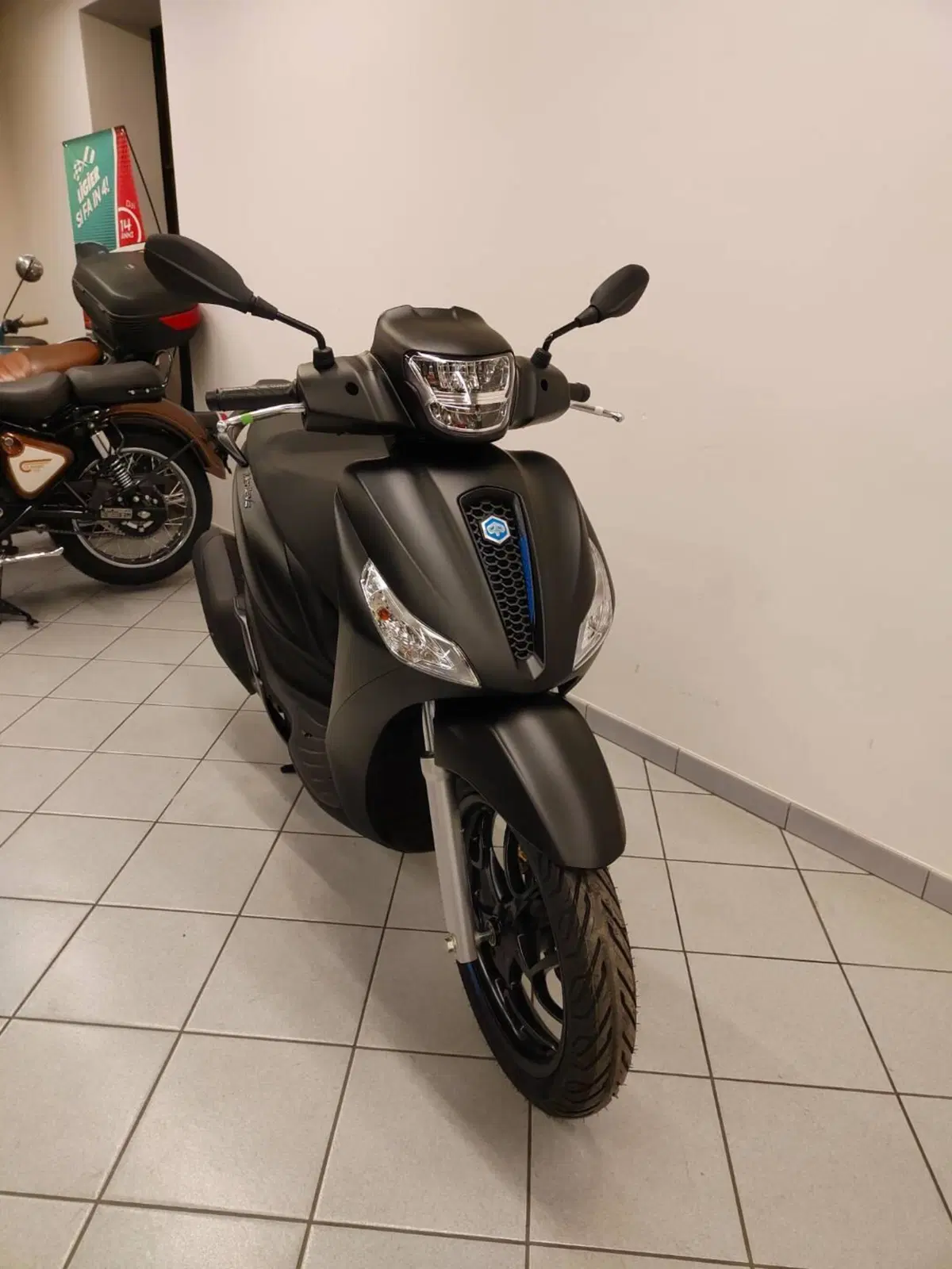 Piaggio Medley 200 S (2025 - 26) (2)