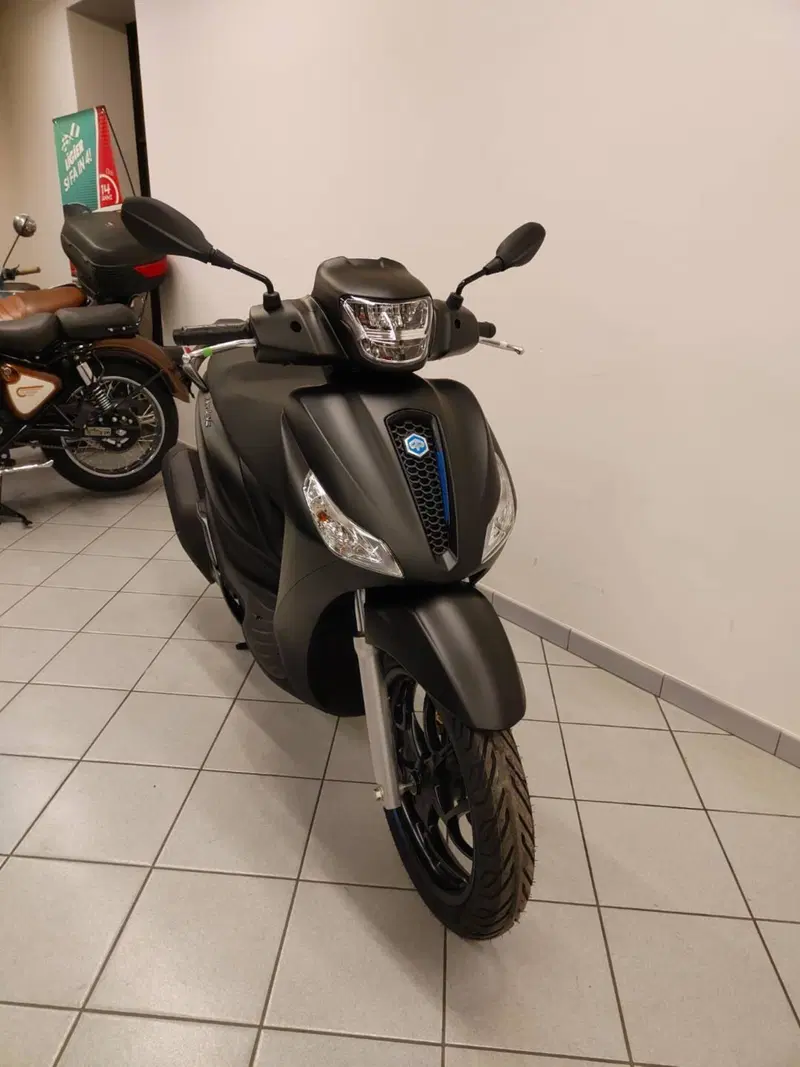 Piaggio Medley 200 S (2025 - 26) (2)