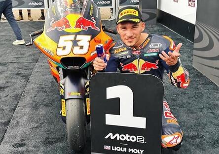 Moto2: la gara finisce con una bandiera rossa e la vittoria va a Deniz Oncu! 