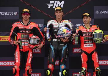 Toprak vince tutto e comanda la classifica