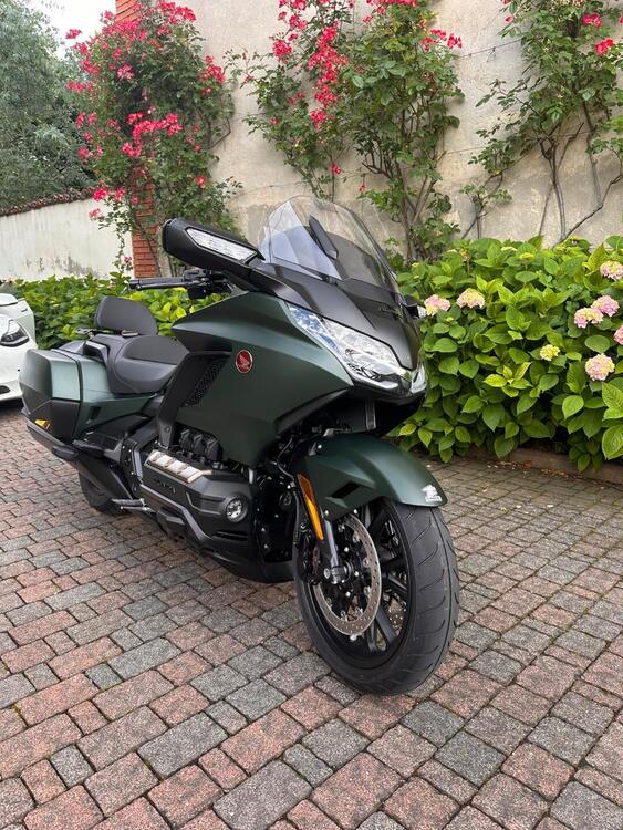 Honda GL 1800 Gold Wing DCT (2021 - 24) (2)