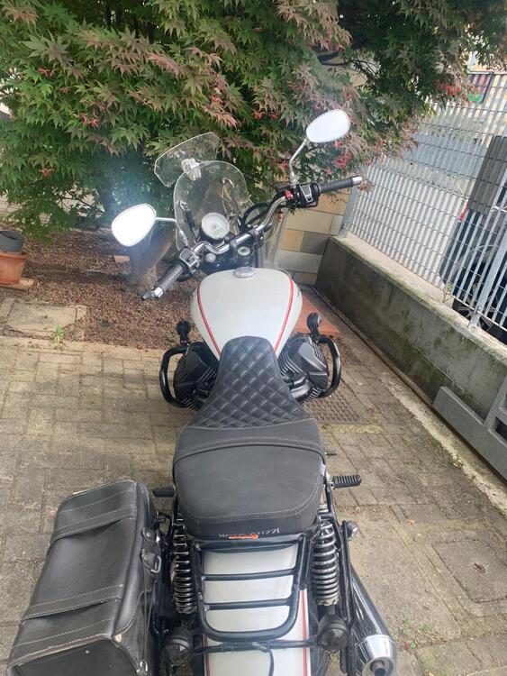 Moto Guzzi V9 Roamer (2016 - 18) (5)