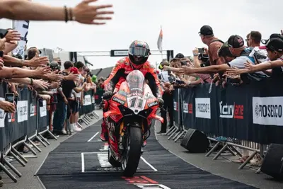 SBK 2025. GP del Regno Unito a Donington. Bulega: &ldquo;Ridurre il flusso di carburante non &egrave; il giusto modo di equilibrare le prestazioni&rdquo;