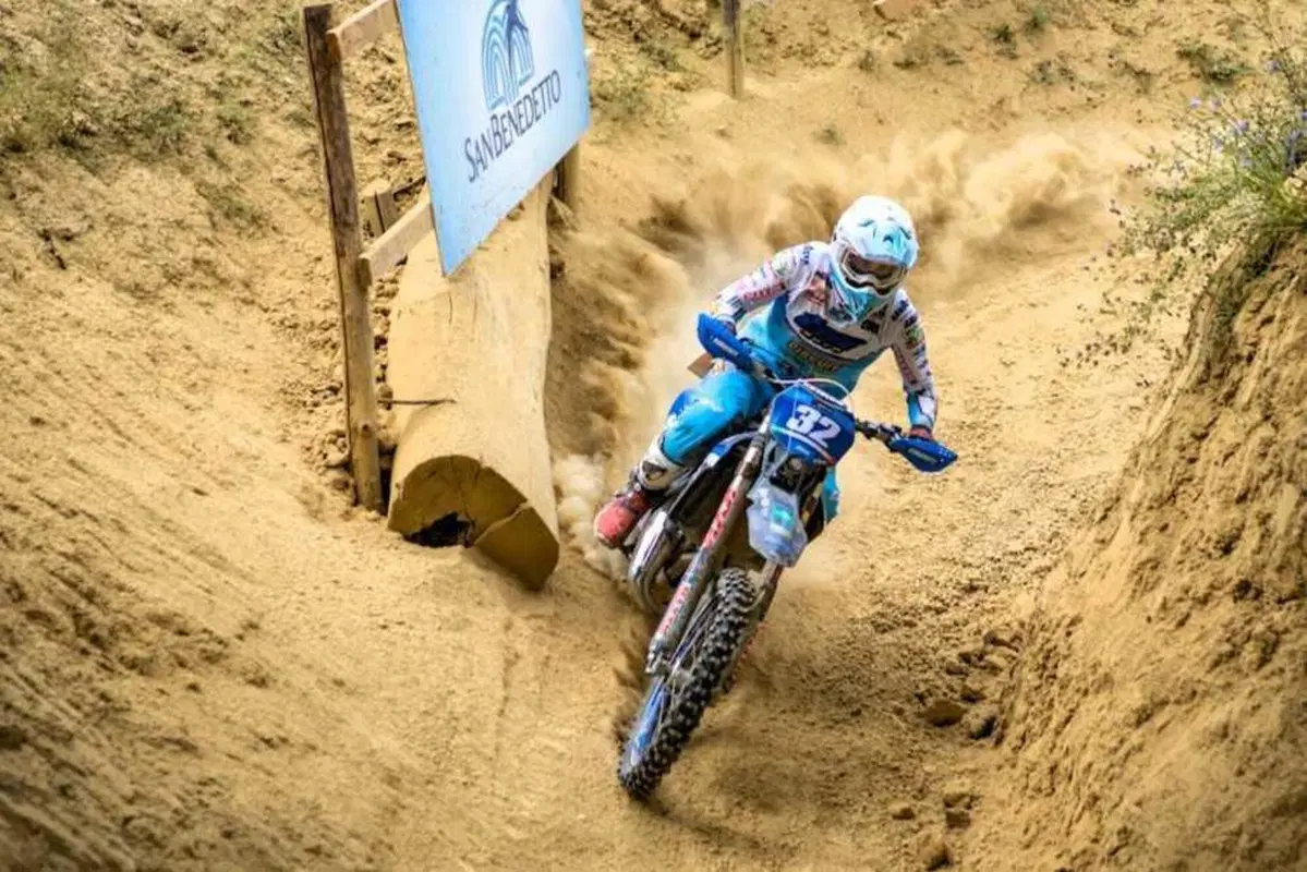 Enduro. Assoluti #10. D2. Volata finale fantastica. Con colpo di scena. Ecco gli ultimi Campioni [VIDEO] (16)