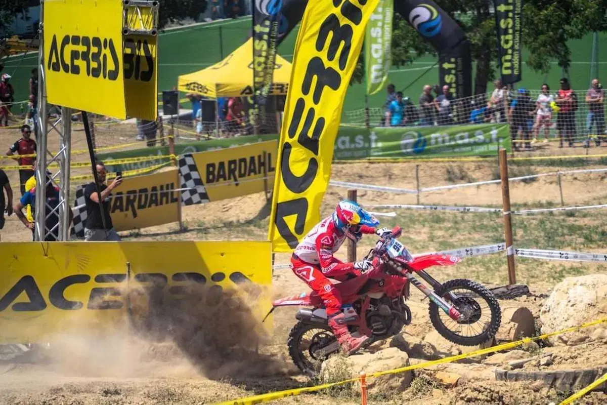 Enduro. Assoluti #10. D2. Volata finale fantastica. Con colpo di scena. Ecco gli ultimi Campioni [VIDEO] (17)