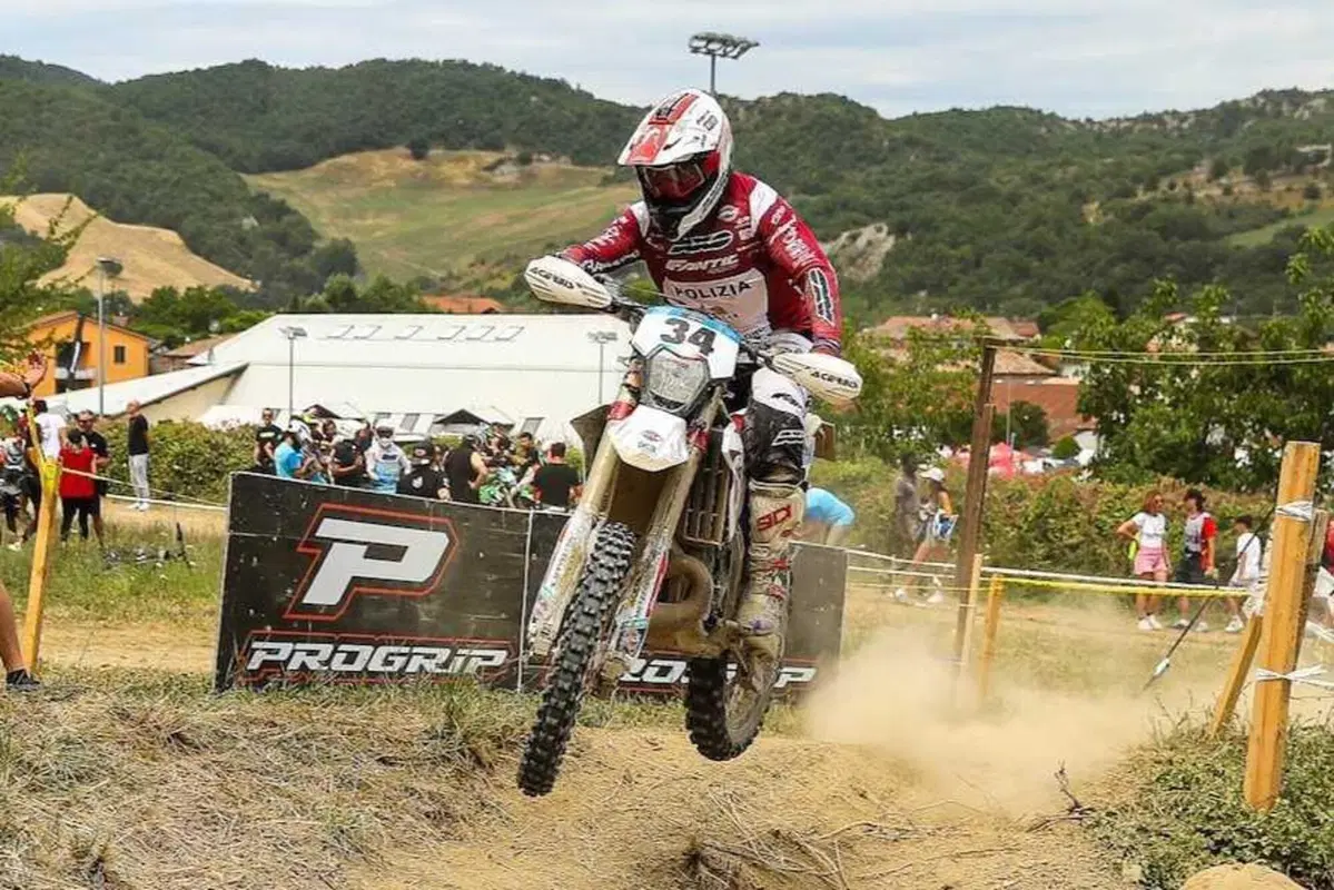 Enduro. Assoluti #10. D2. Volata finale fantastica. Con colpo di scena. Ecco gli ultimi Campioni [VIDEO] (19)
