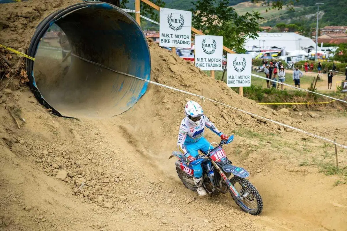 Enduro. Assoluti #10. D2. Volata finale fantastica. Con colpo di scena. Ecco gli ultimi Campioni [VIDEO] (22)