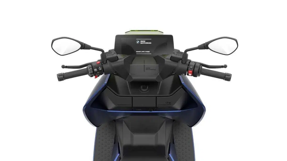 BMW CE 04: come cambia lo scooter elettrico per il 2026? (11)