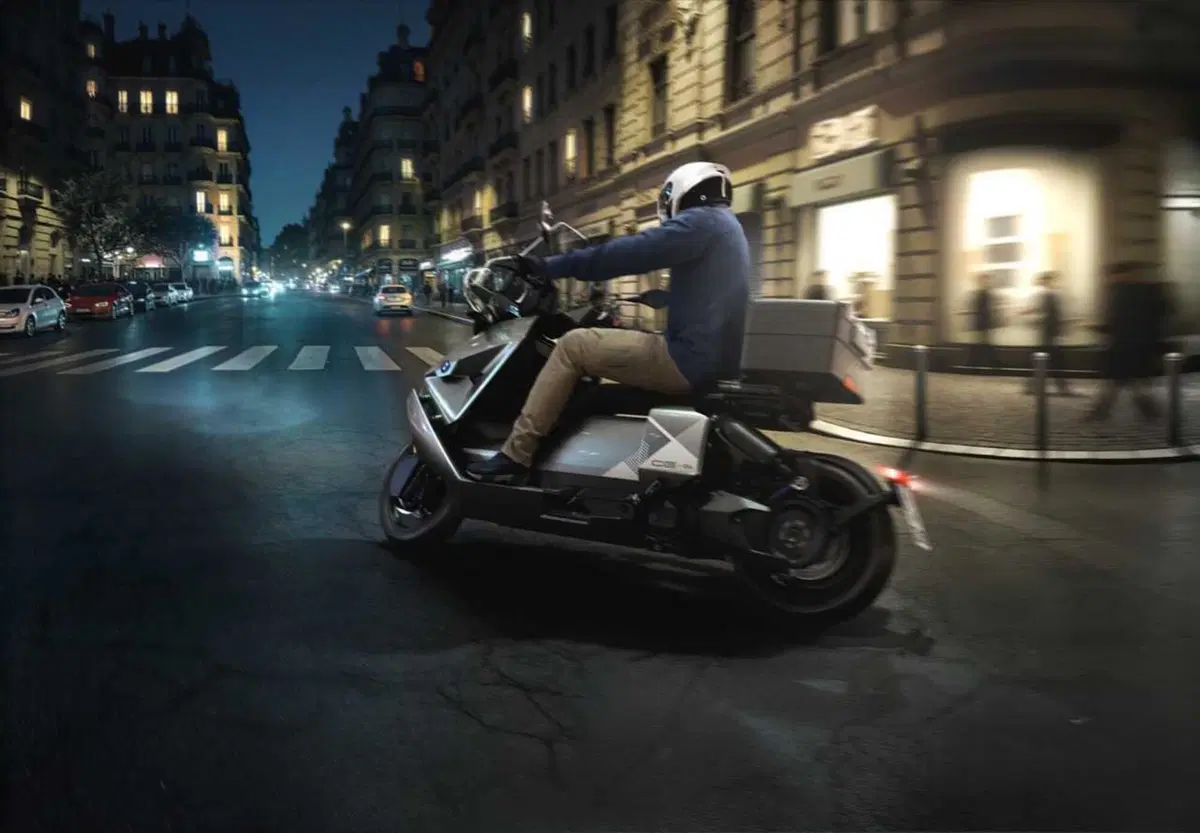 BMW CE 04: come cambia lo scooter elettrico per il 2026? (22)