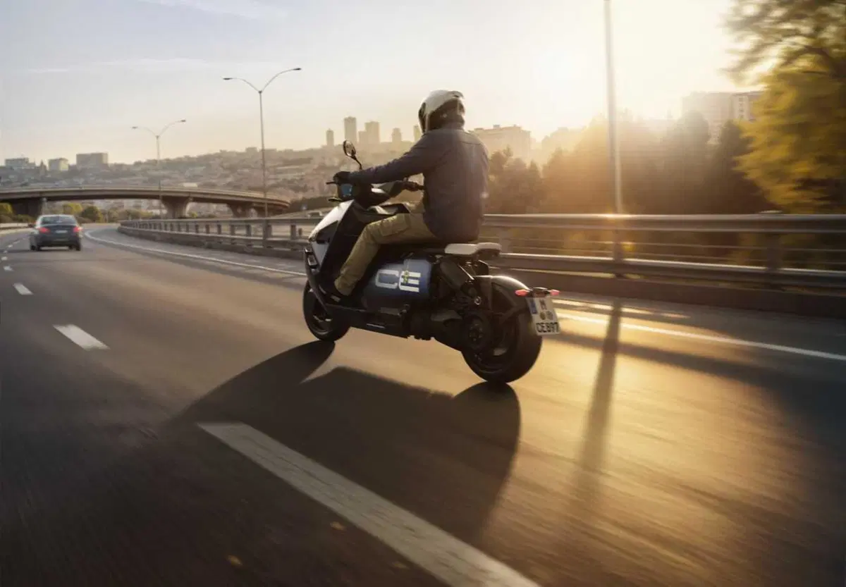 BMW CE 04: come cambia lo scooter elettrico per il 2026? (25)