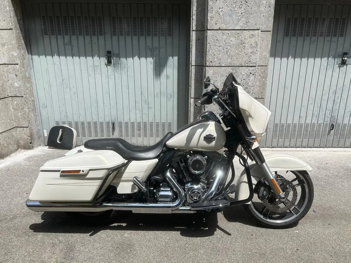 Harley-Davidson 1690 Street Glide Special (2014 - 16) - FLHX
