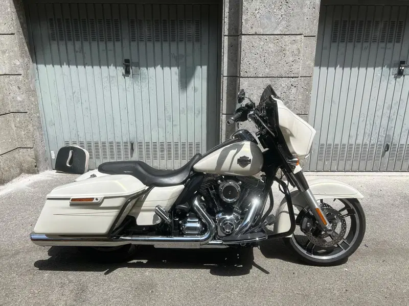 Harley-Davidson 1690 Street Glide Special (2014 - 16) - FLHX