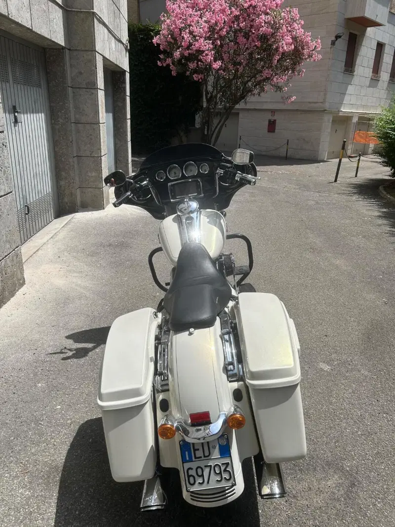 Harley-Davidson 1690 Street Glide Special (2014 - 16) - FLHX (3)