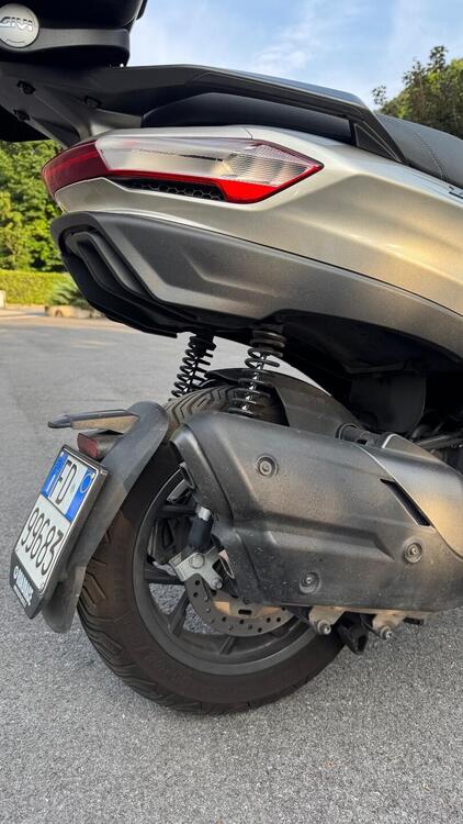 Piaggio MP3 400 ABS Hpe (2023 - 25) (4)