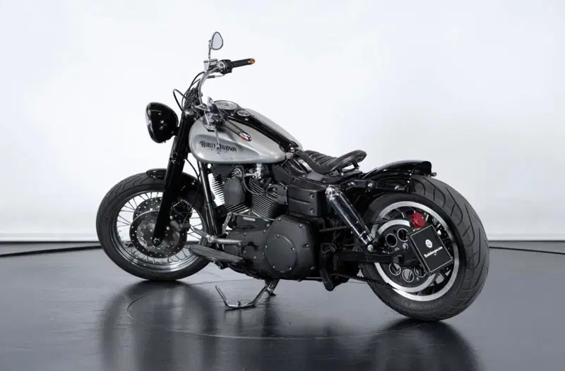 Harley-Davidson 1450 Super Glide Custom (2005 - 06) - FXDCI