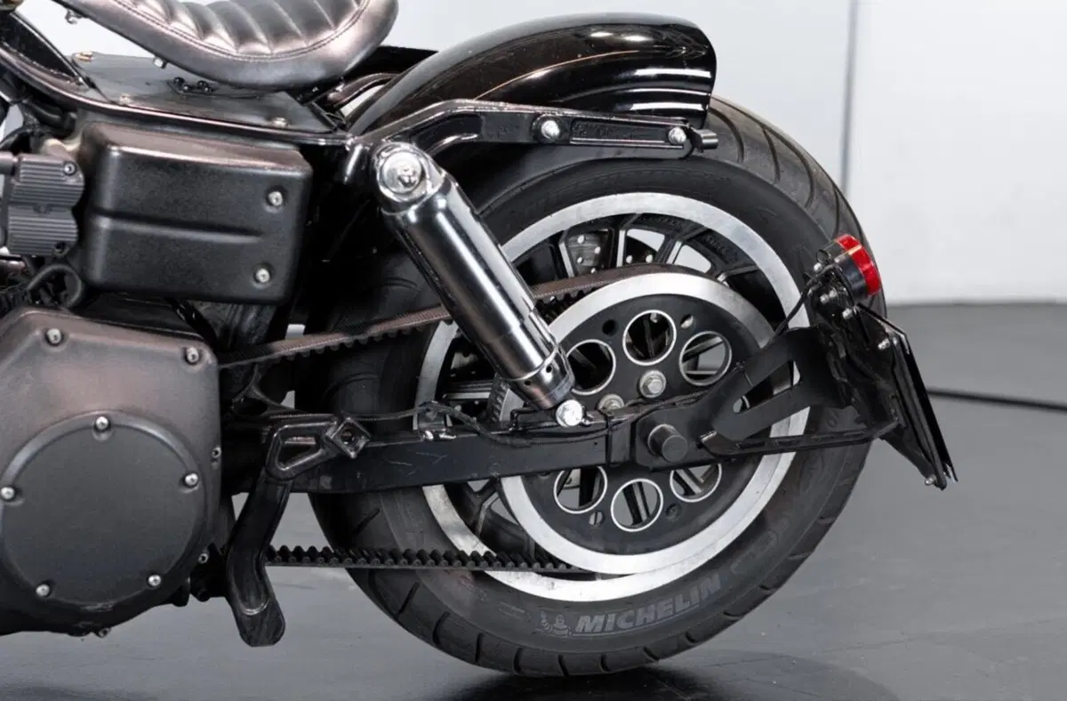 Harley-Davidson 1450 Super Glide Custom (2005 - 06) - FXDCI (6)