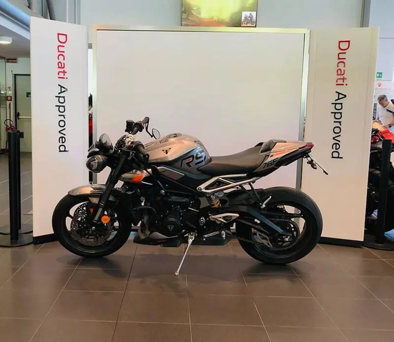Triumph Street Triple 765 RS (2023 - 26) (4)