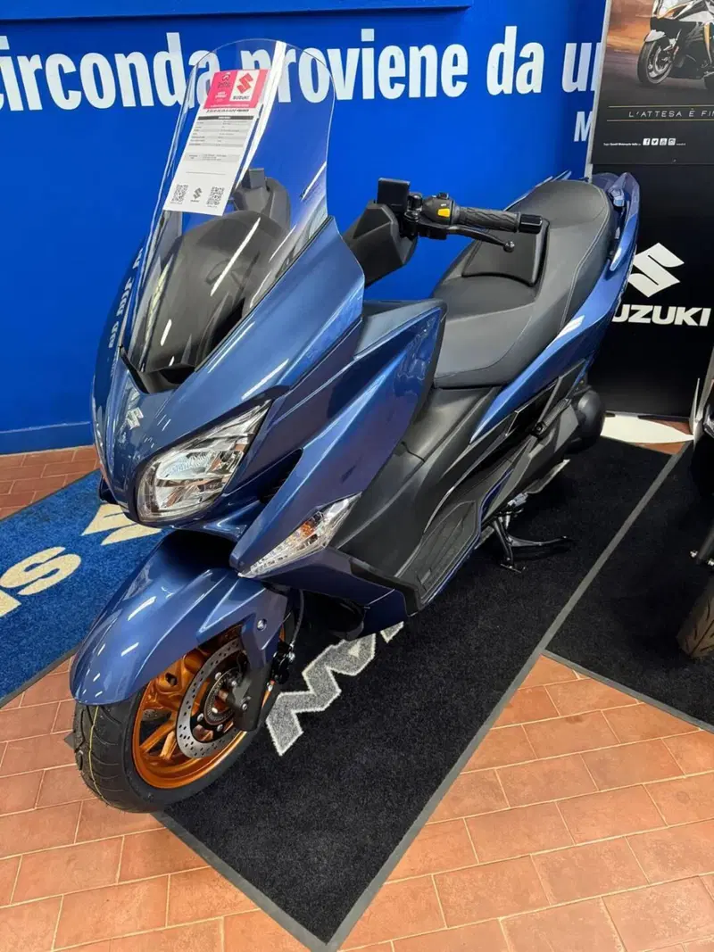 Suzuki Burgman 400 (2025 - 26) (4)