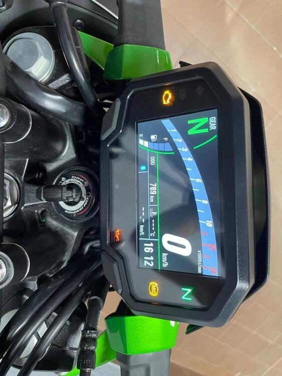 Kawasaki Z 500 SE (2024 - 26) (3)