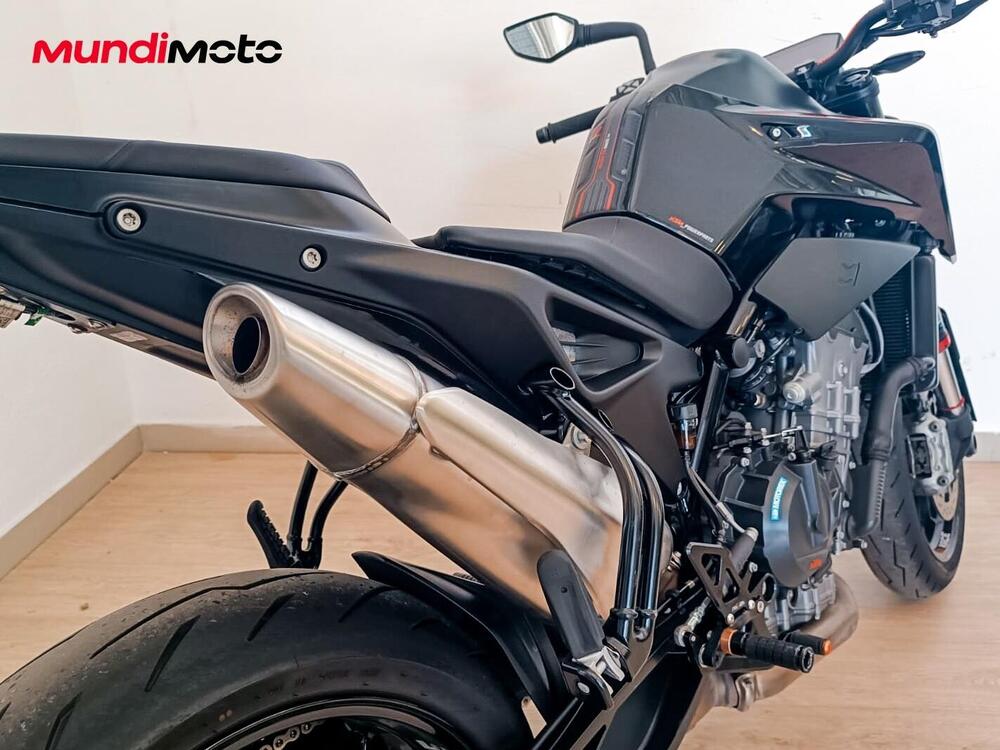 KTM 890 Duke L (2021) (4)