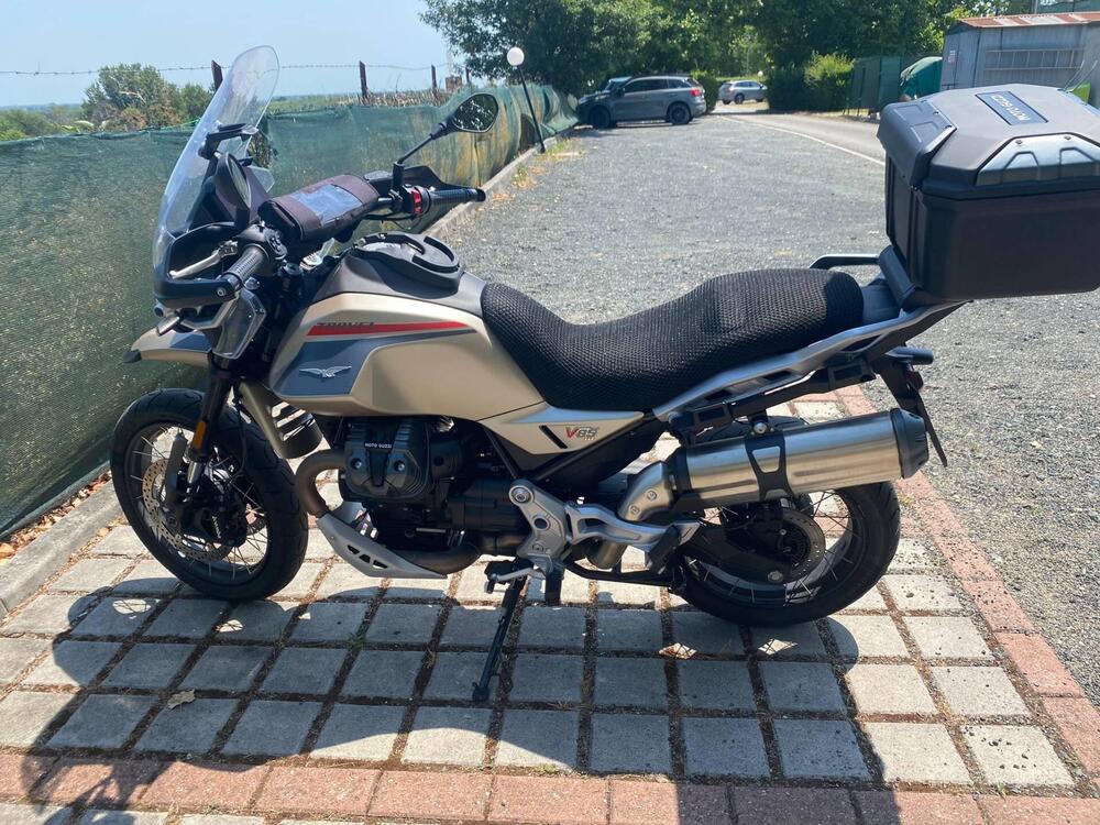 Moto Guzzi V85 TT Travel (2024 - 25) (3)
