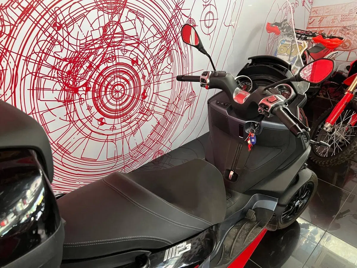 Piaggio MP3 300 ABS Hpe (2021 - 24) (4)
