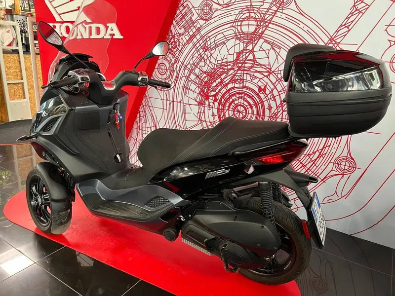 Piaggio MP3 300 ABS Hpe (2021 - 24) (5)