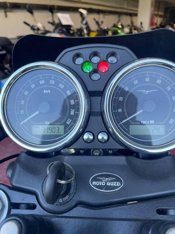 Moto Guzzi V7 Classic (2008 - 12) (3)