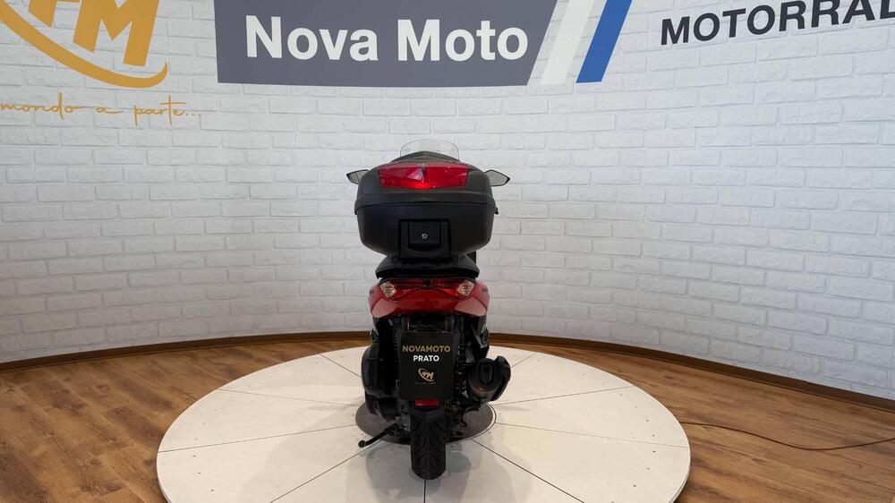 Yamaha N-Max 155 (2022 - 25) (4)