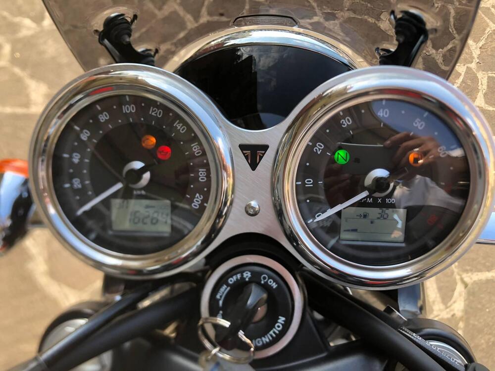 Triumph Bonneville T100 (2017 - 20) (4)
