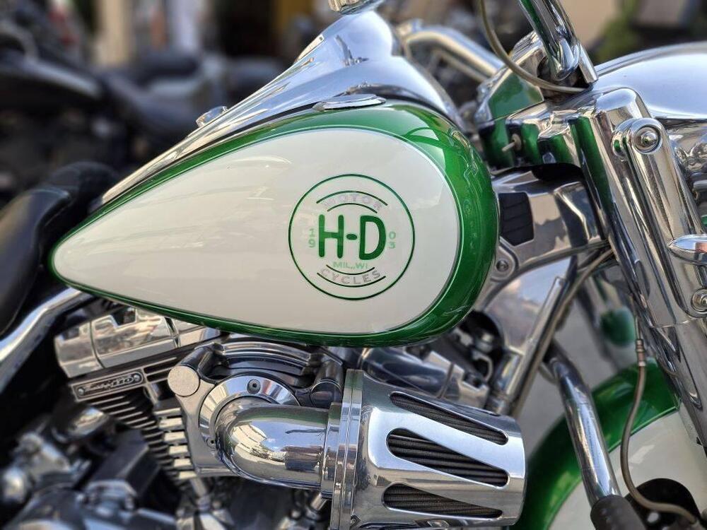 Harley-Davidson 1800 Road King (2007) - FLHRSE (3)