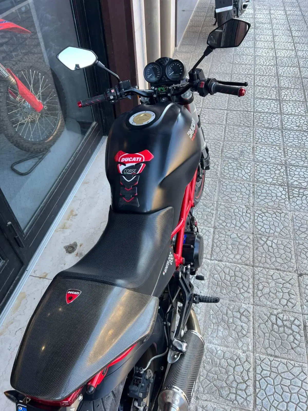 Ducati Monster 695 (2006 - 08) (4)