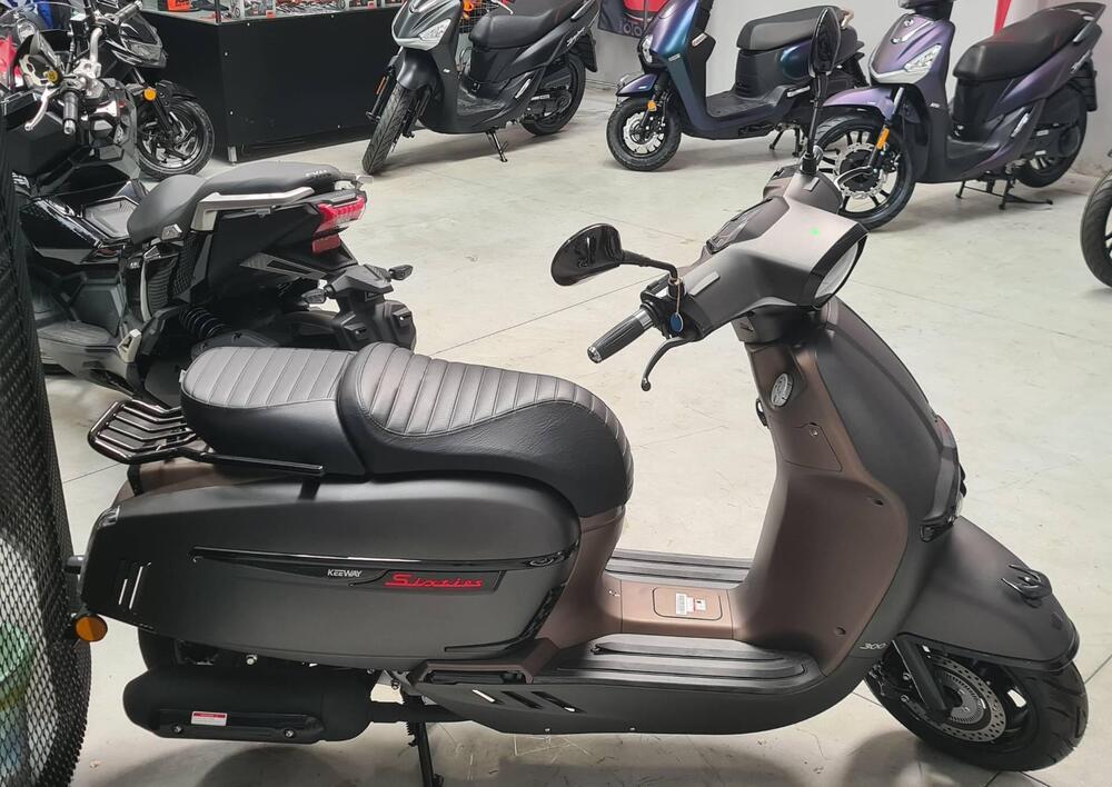 Keeway Motor Sixties 300i (2023 - 25)