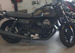Moto Guzzi V7 III Stone Night Pack (2019 - 20) usata