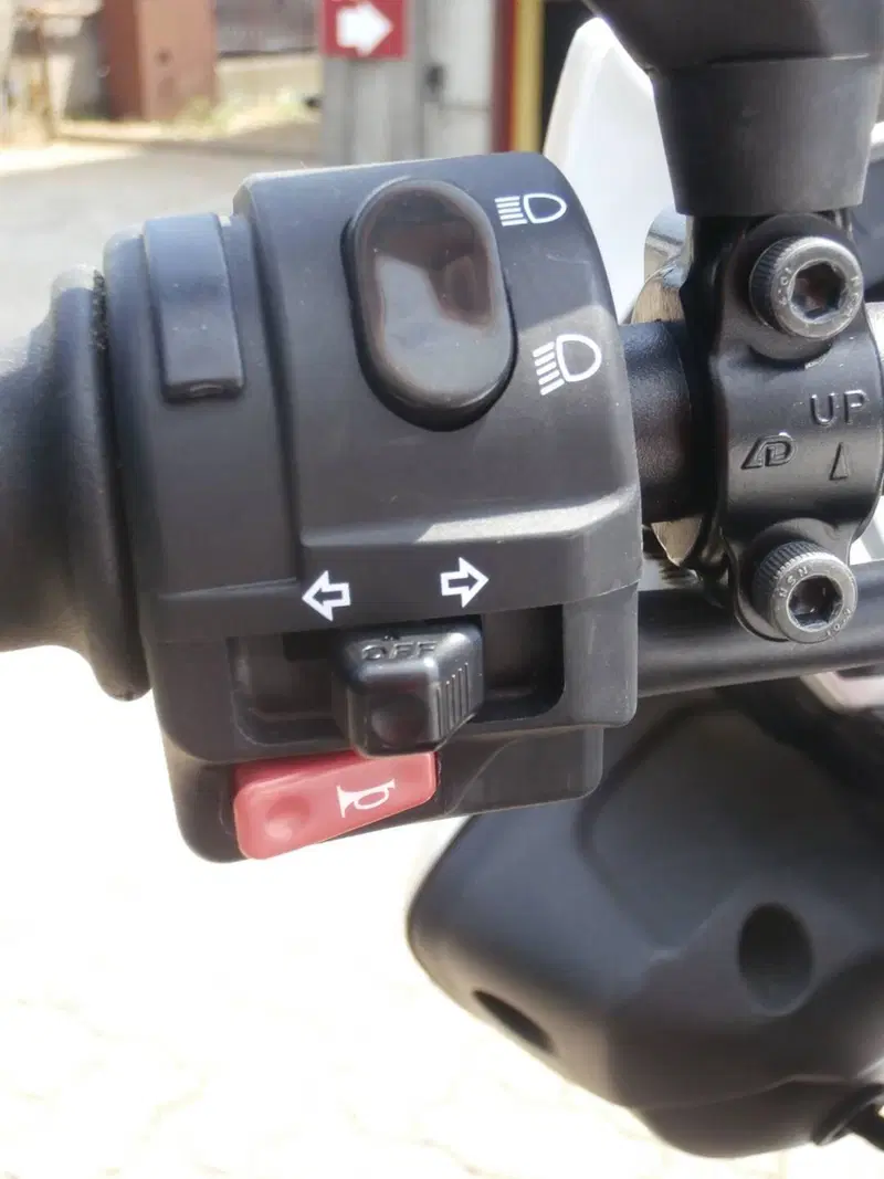 Triumph Street Triple R ABS (2013 - 17) (13)