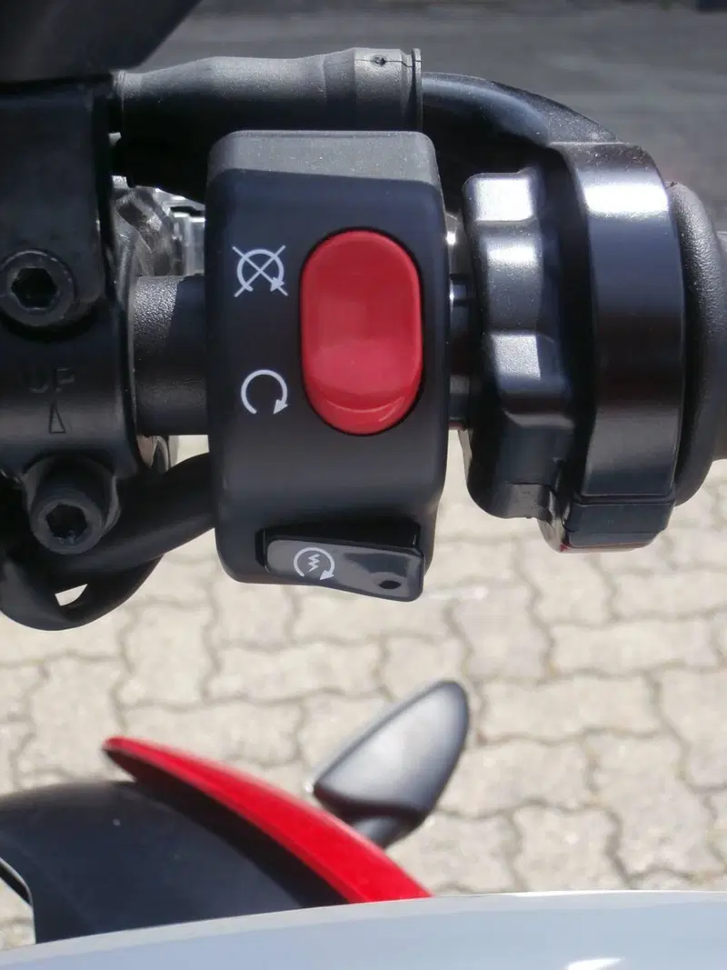 Triumph Street Triple R ABS (2013 - 17) (14)
