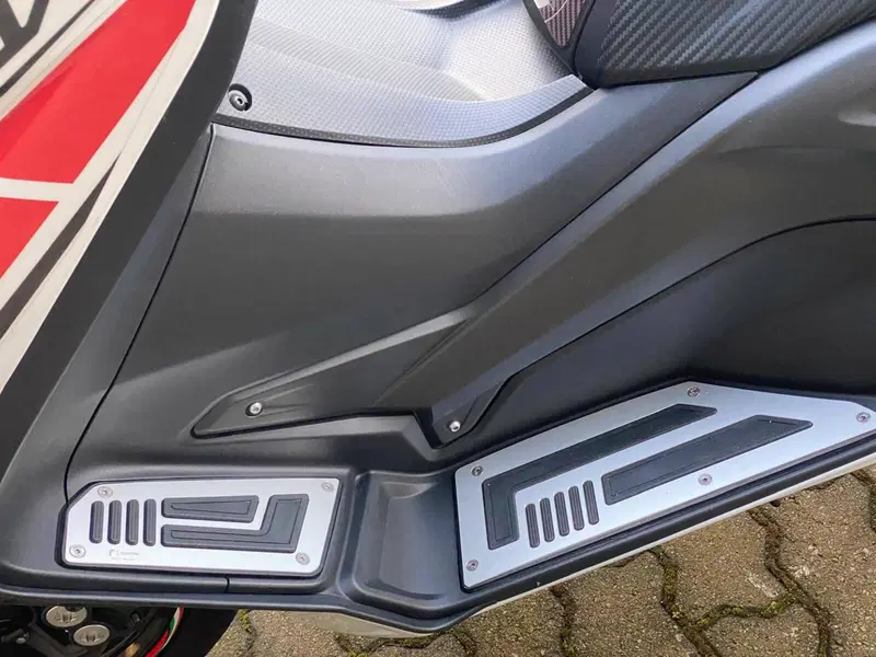 Yamaha T-Max 530 (2015 - 16) (3)