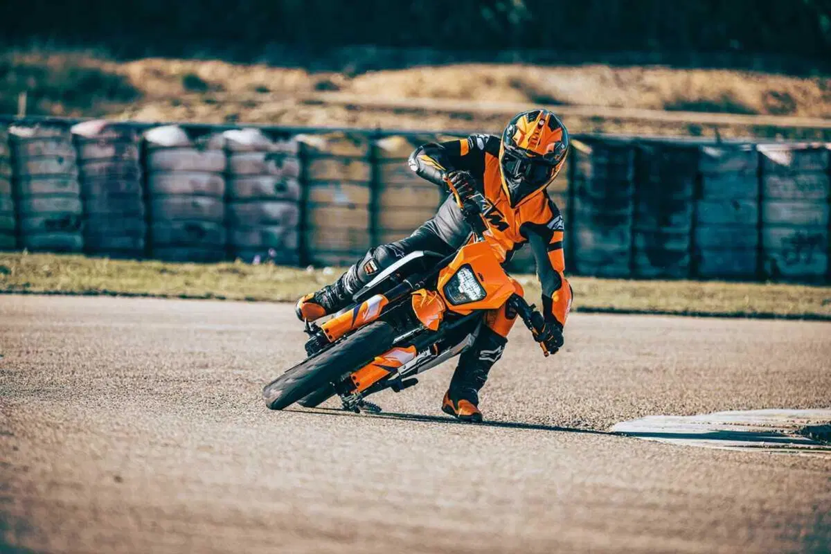 KTM disponibile nelle prossime settimane con la nuova gamma 390: Adventure, Enduro e Supermoto  (6)