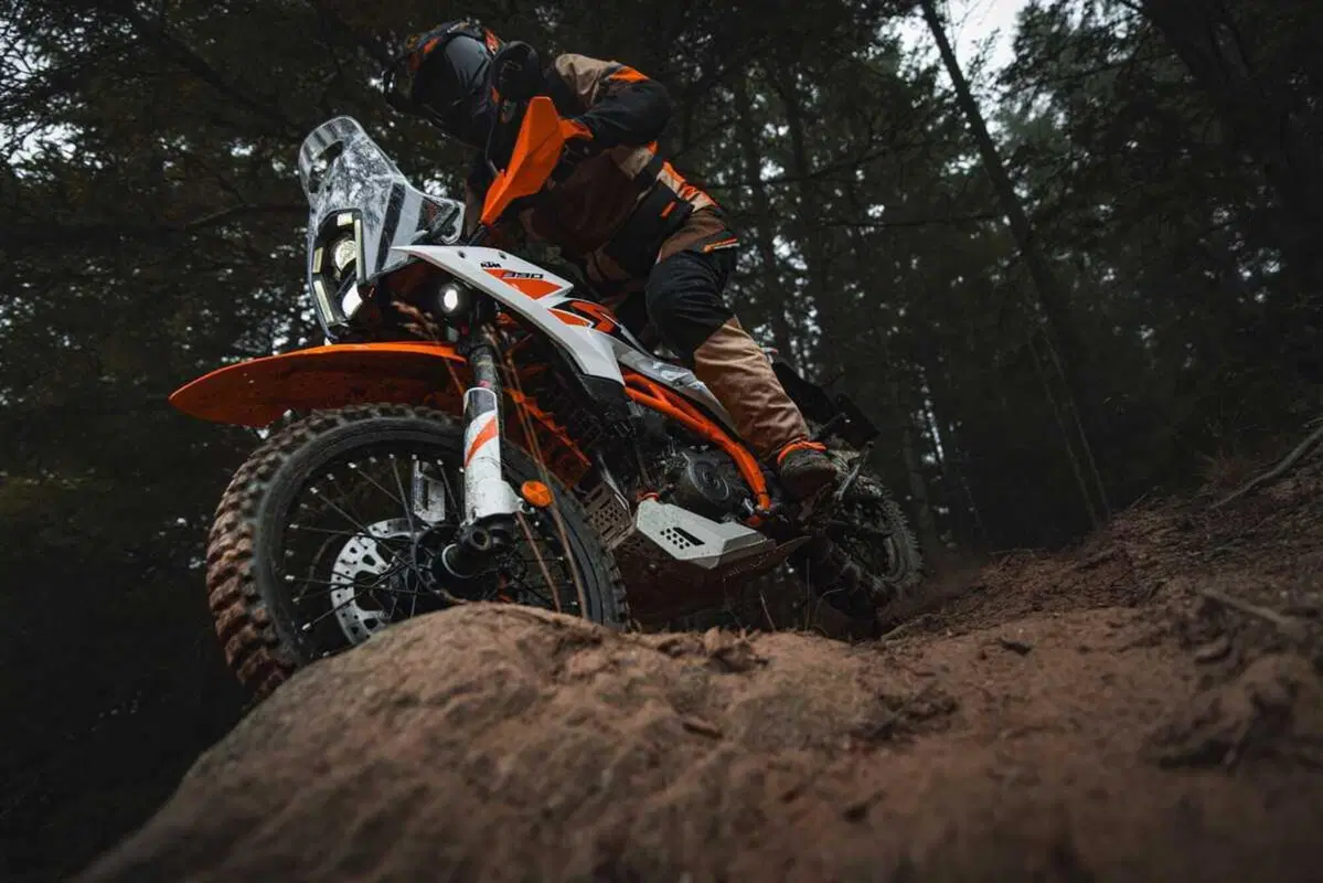 KTM disponibile nelle prossime settimane con la nuova gamma 390: Adventure, Enduro e Supermoto  (3)