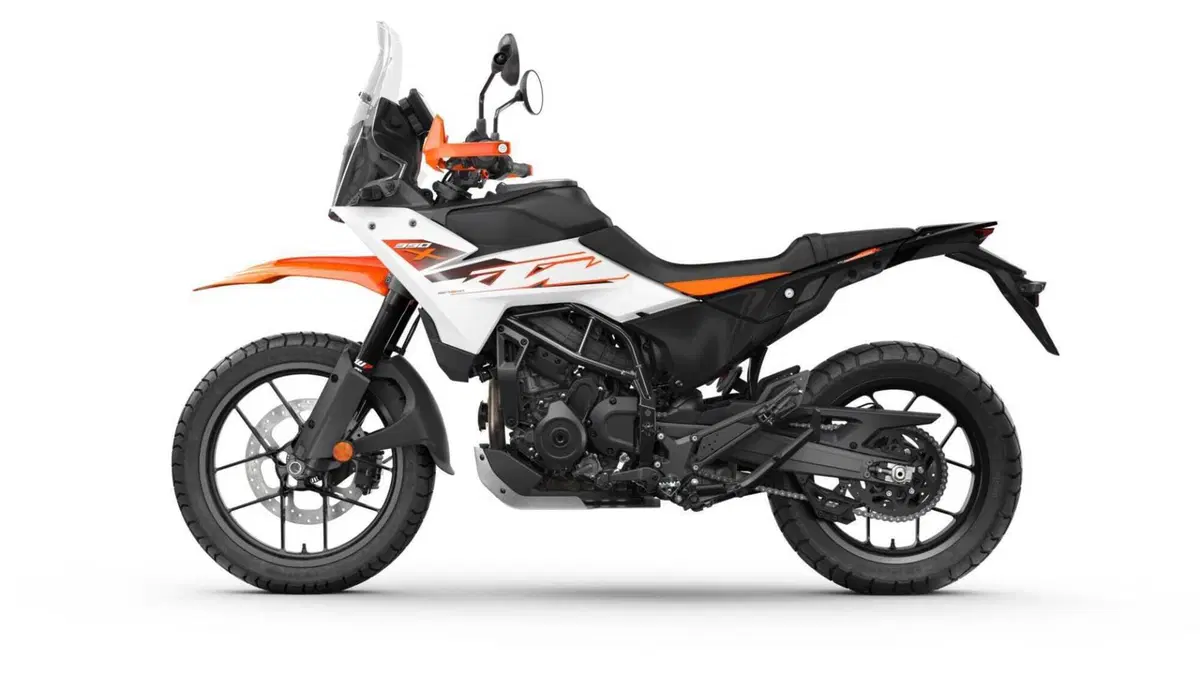 KTM disponibile nelle prossime settimane con la nuova gamma 390: Adventure, Enduro e Supermoto  (15)