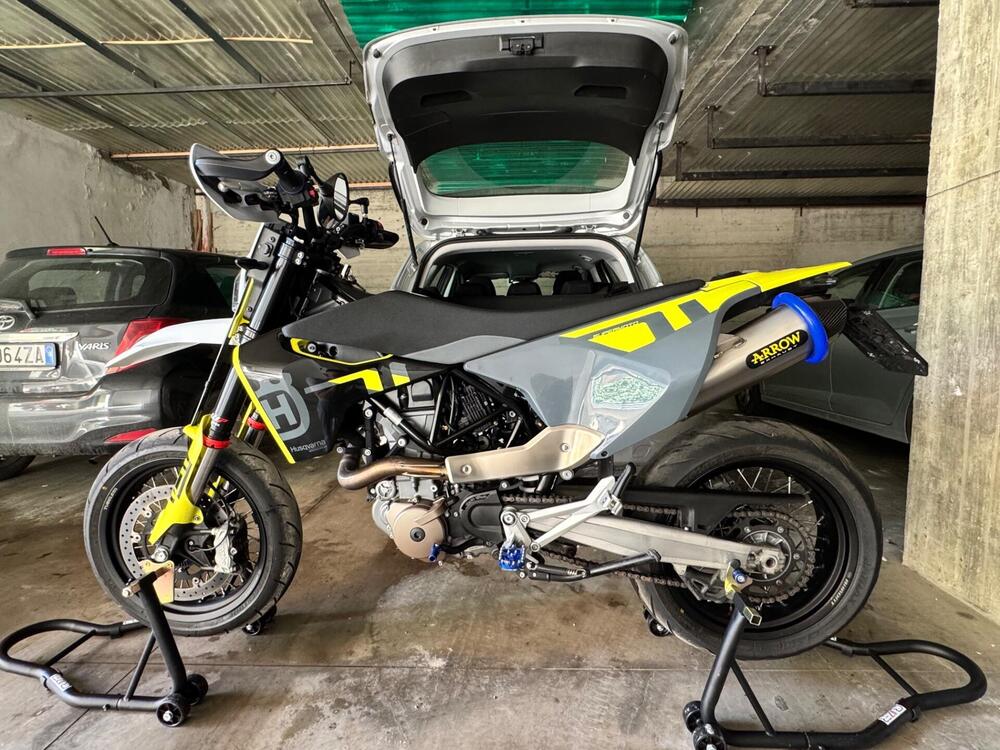 Husqvarna 701 Supermoto (2023 - 25) (3)