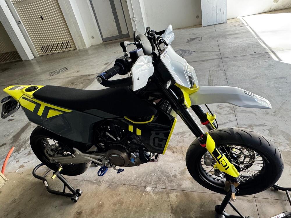 Husqvarna 701 Supermoto (2023 - 25) (4)