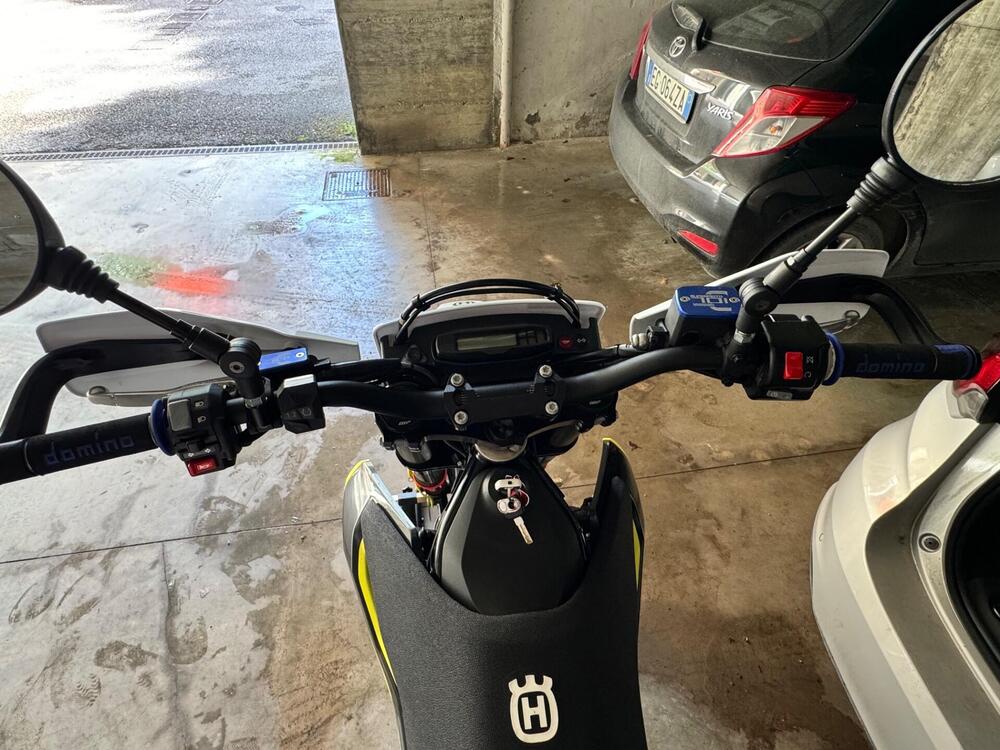 Husqvarna 701 Supermoto (2023 - 25) (5)