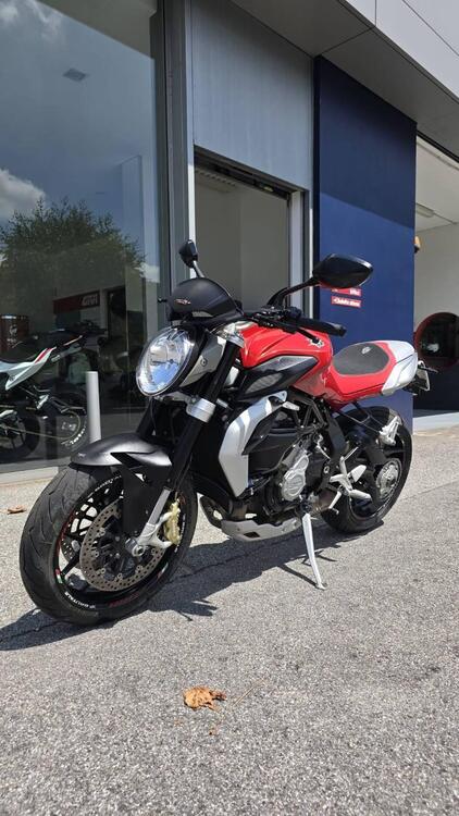 MV Agusta Brutale 800 (2012 - 15) (2)