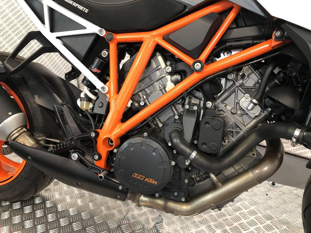 KTM 1290 Super Duke R ABS (2017 - 18) (4)