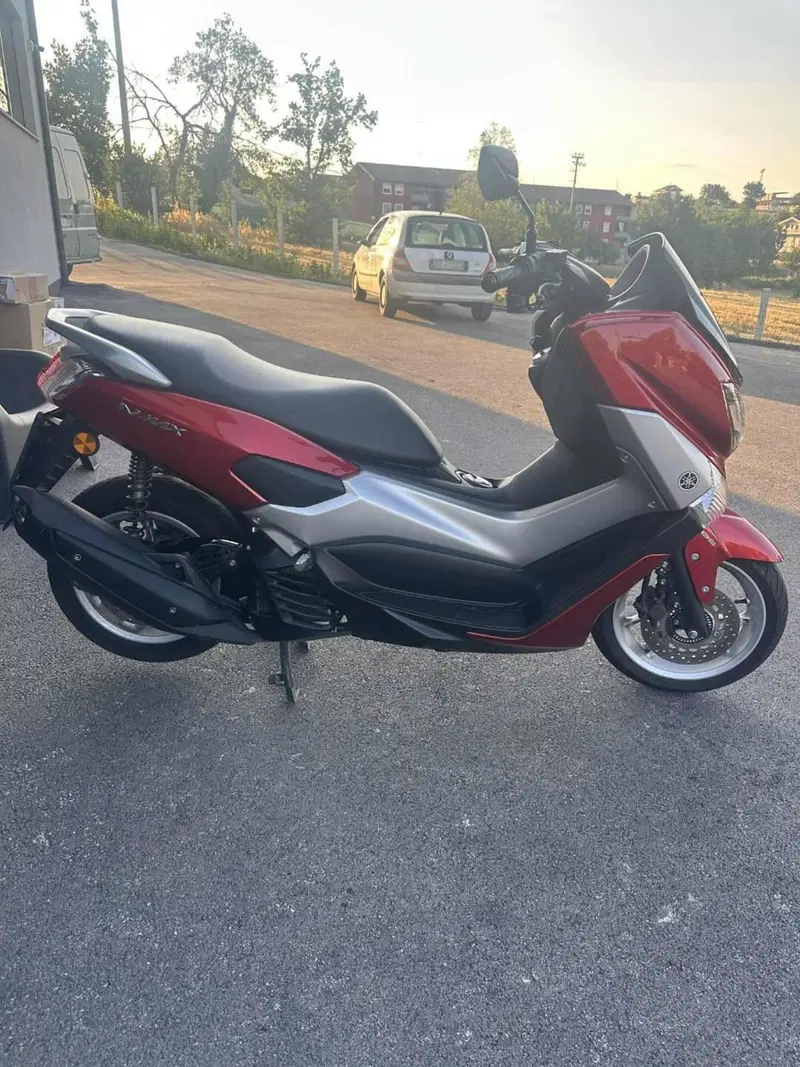 Yamaha N-Max 125 (2015 - 17) (8)