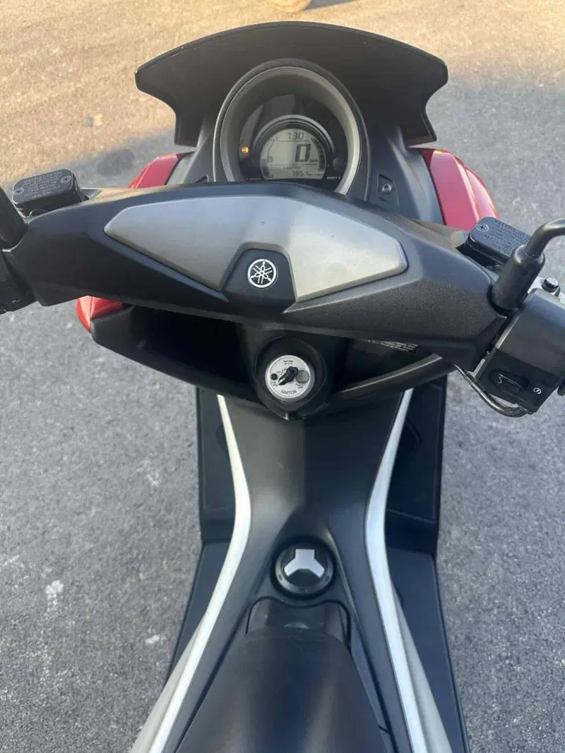 Yamaha N-Max 125 (2015 - 17) (9)