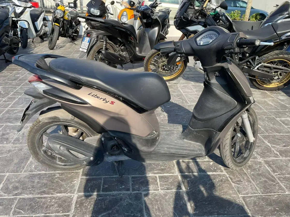 Piaggio Liberty 50 3V S (2021 - 24) (3)