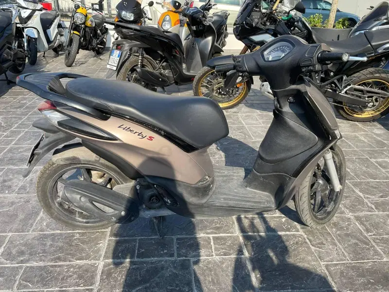 Piaggio Liberty 50 3V S (2021 - 24) (3)