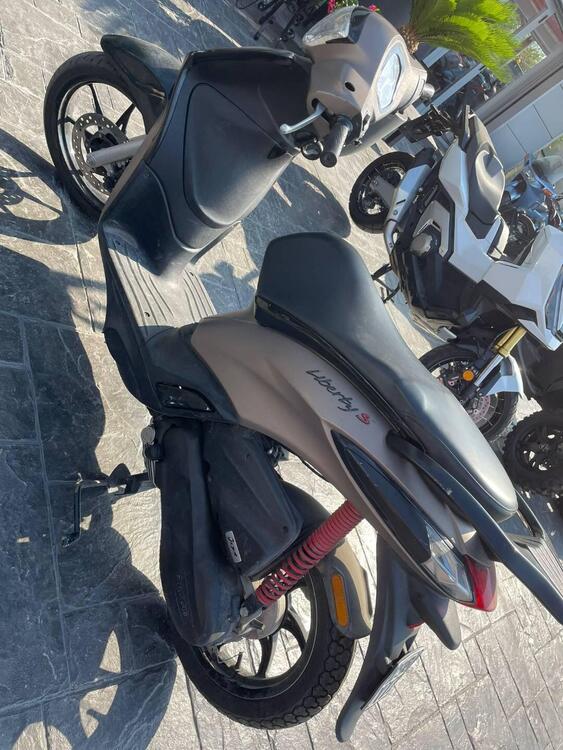 Piaggio Liberty 50 3V S (2021 - 24) (4)